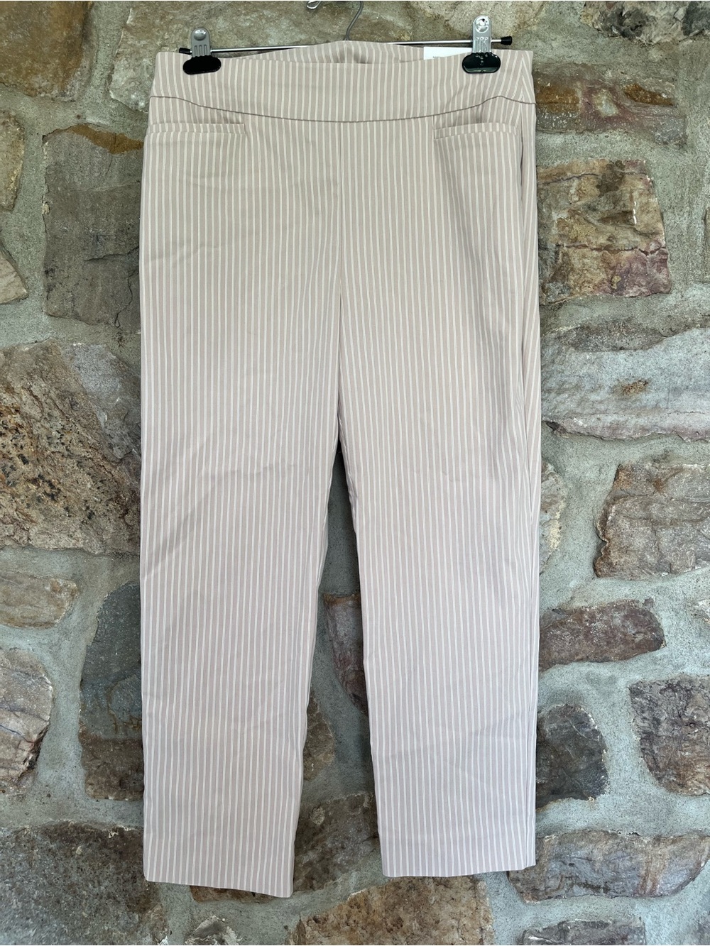 Nwt Chico’s Brigitte So Slimming Twill Crop Leg Pants Neutral Pinstripe
